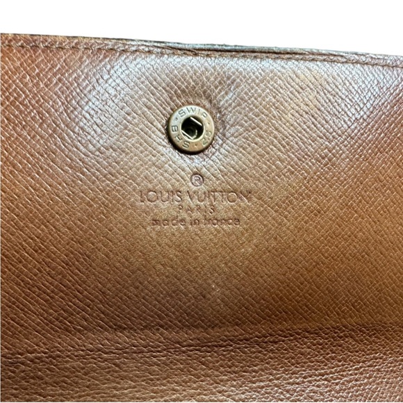 Louis Vuitton Vintage Monogram Coated Canvas Sarah Wallet - Picture 8 of 16